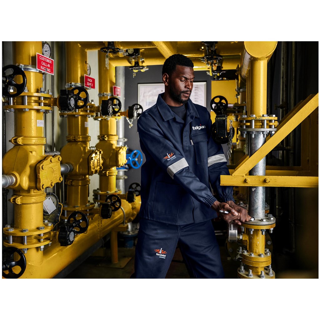 ALT-1119-N-LIFESTYLE01-LOGO