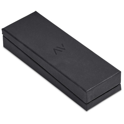 AV-19175_CLOSED-BOX