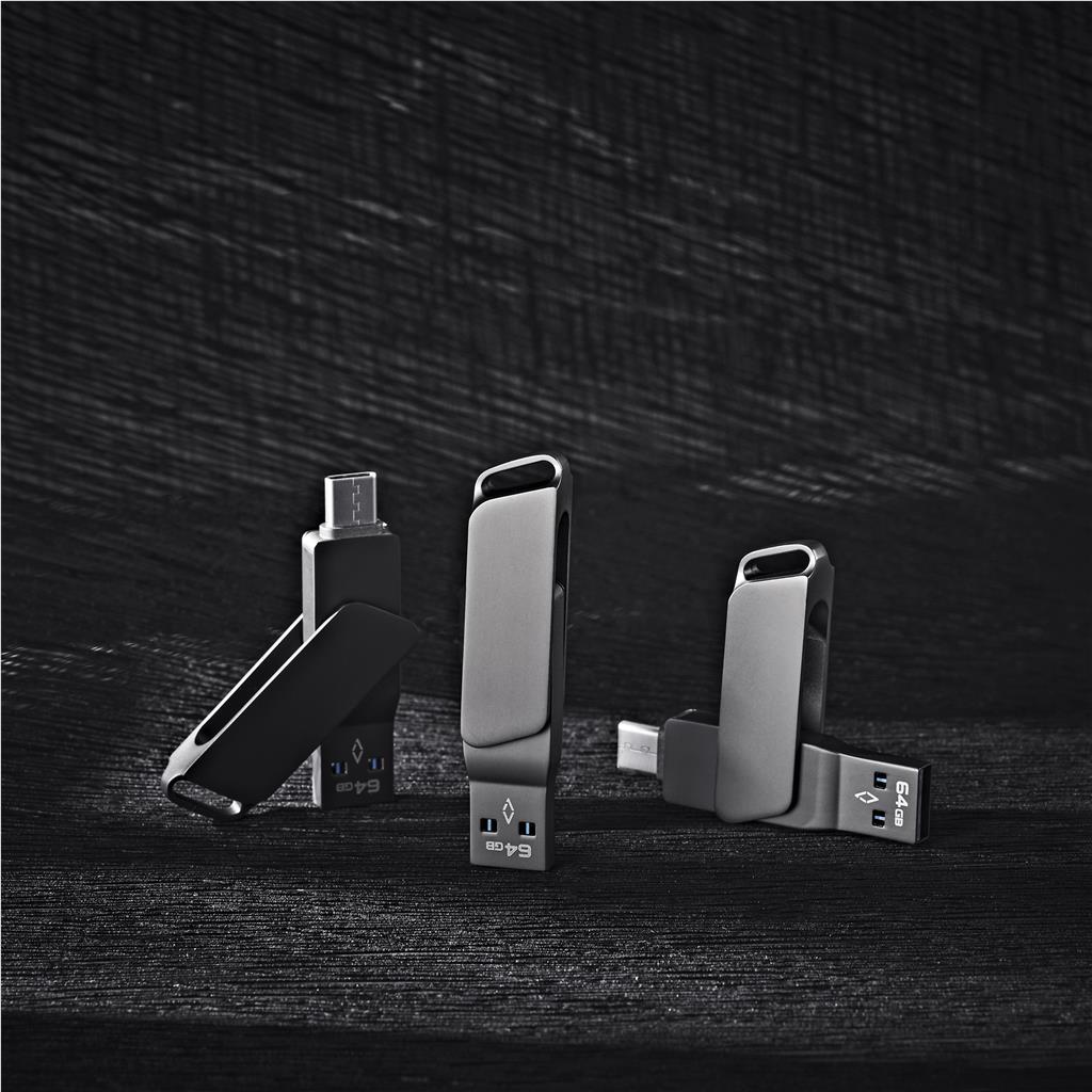 MT-AV-438-B_LIFESTYLE-NO-LOGO